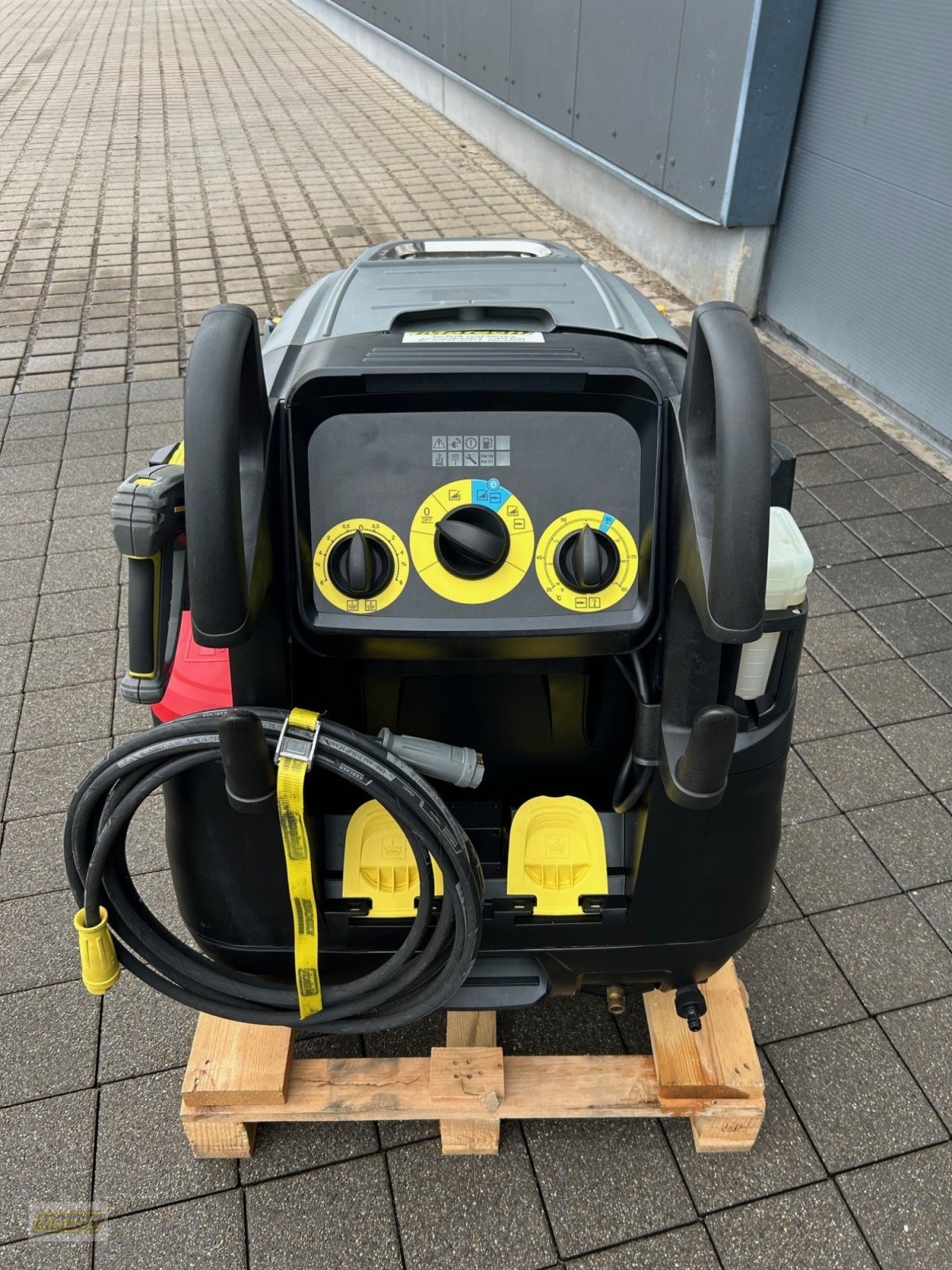 Hochdruckreiniger типа Kärcher HDS 11/18-4 S, Gebrauchtmaschine в Bühl (Фотография 3)
