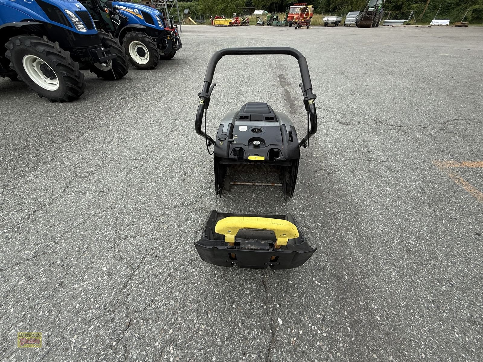 Hochdruckreiniger des Typs Kärcher Kehrsaugmaschine KM 75/40 W mit Benzinantrieb, Gebrauchtmaschine in Kötschach (Bild 10)