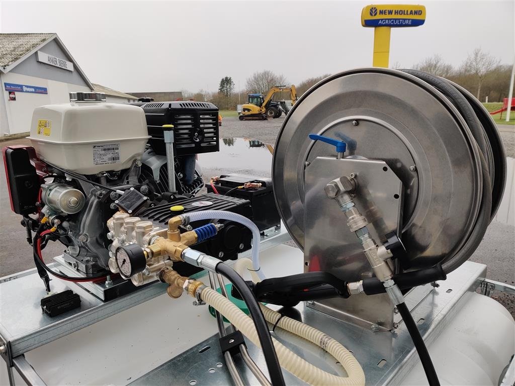 Hochdruckreiniger des Typs Sonstige 220/20-1000 Honda 13hk el-start OBS: 1000 liter vandtank, 50 meter slange, Gebrauchtmaschine in Holstebro (Bild 6)