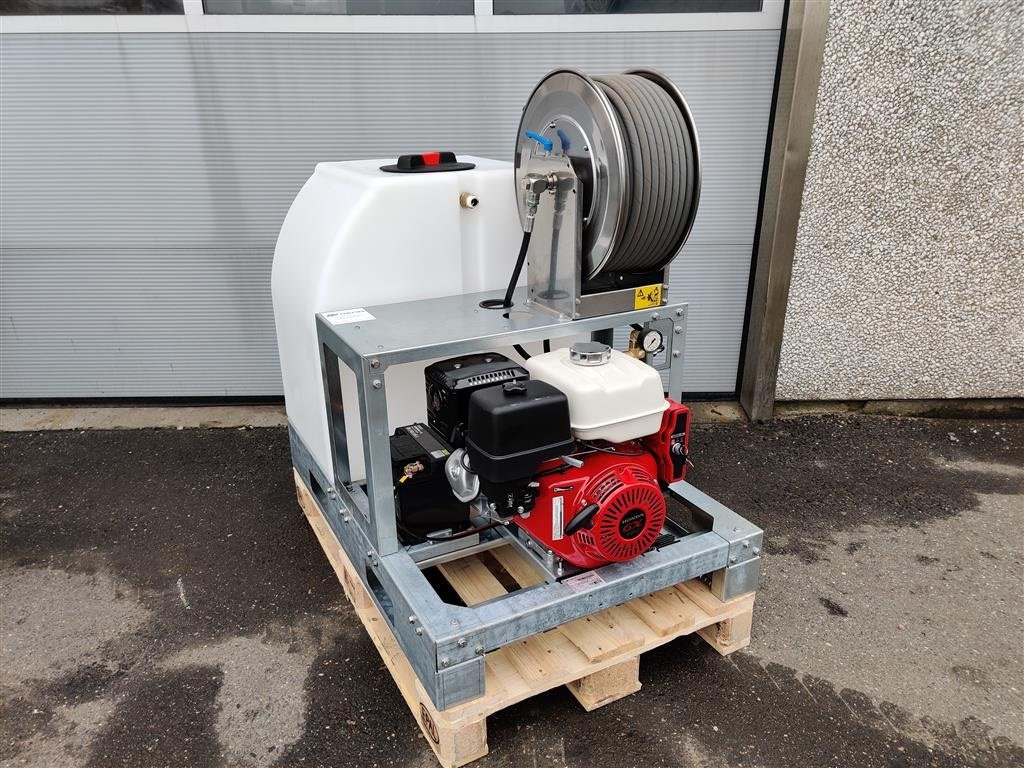 Hochdruckreiniger of the type Sonstige 220/20-300 Honda 13hk el-start 50 meter slange med oprul, Gebrauchtmaschine in Holstebro (Picture 1)