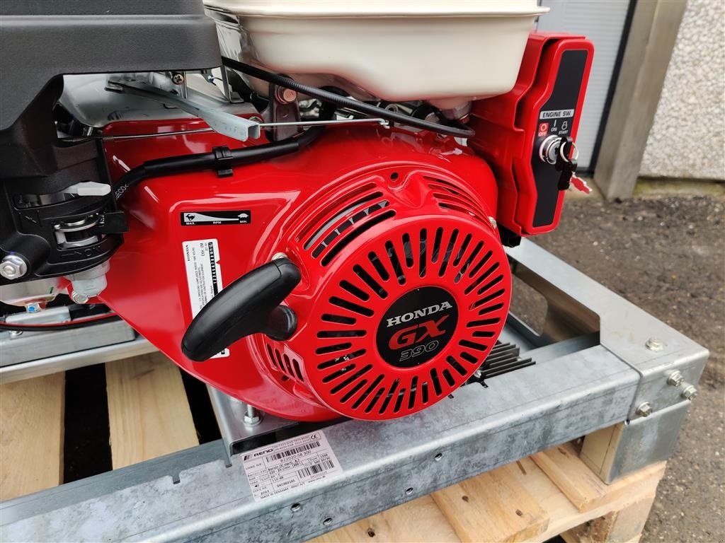 Hochdruckreiniger of the type Sonstige 220/20-300 Honda 13hk el-start 50 meter slange med oprul, Gebrauchtmaschine in Holstebro (Picture 7)