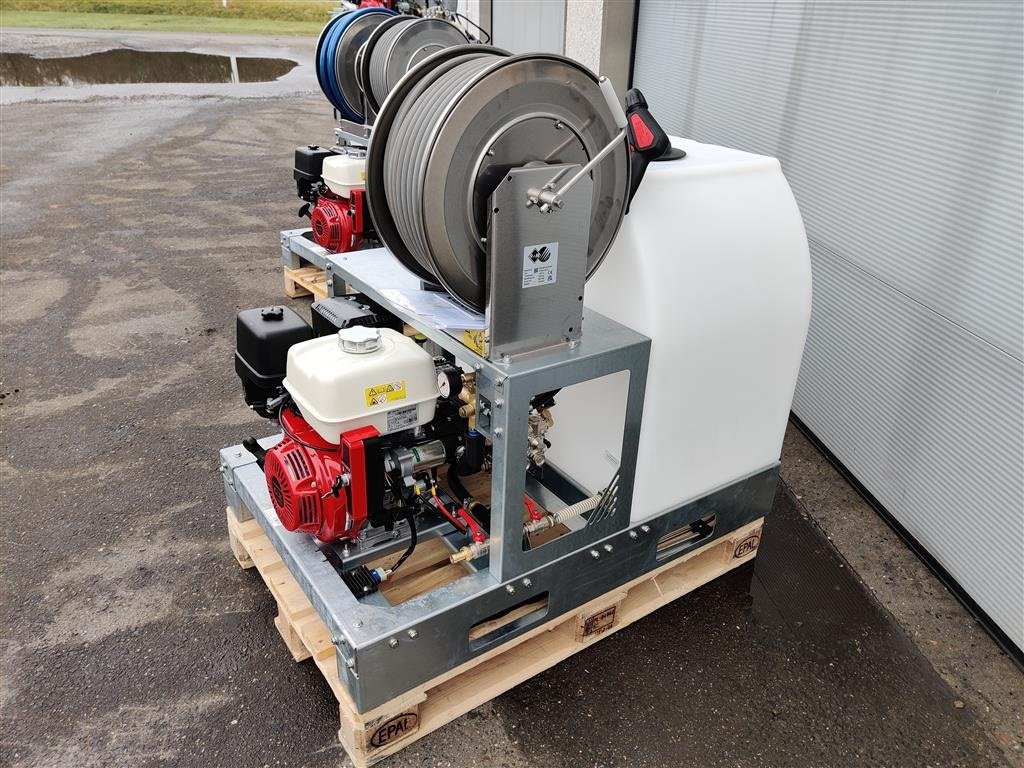 Hochdruckreiniger of the type Sonstige 220/20-300 Honda 13hk el-start 50 meter slange med oprul, Gebrauchtmaschine in Holstebro (Picture 4)