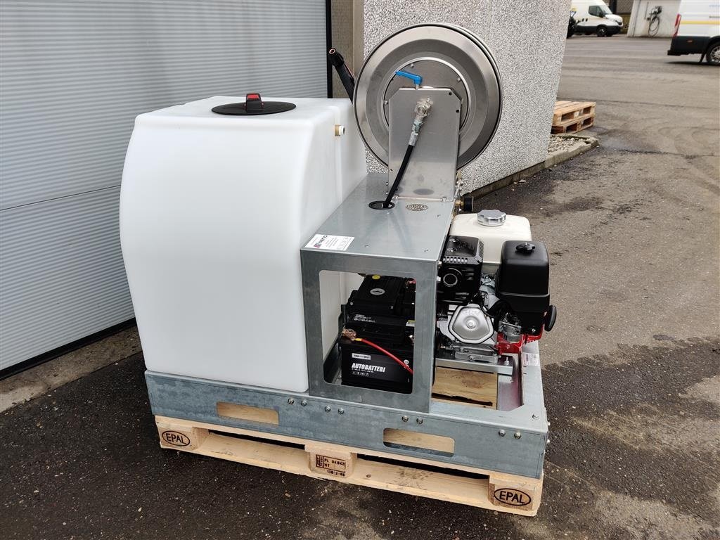 Hochdruckreiniger of the type Sonstige 220/20-300 Honda 13hk el-start 50 meter slange med oprul, Gebrauchtmaschine in Holstebro (Picture 2)