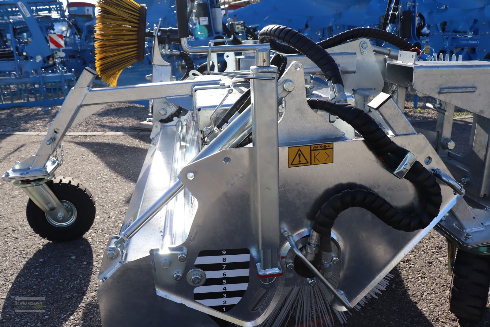 Hochdruckreiniger des Typs Sonstige Fliegl AgroCenter Kehrmaschine 1550, Vorführmaschine in Aurolzmünster (Bild 12)