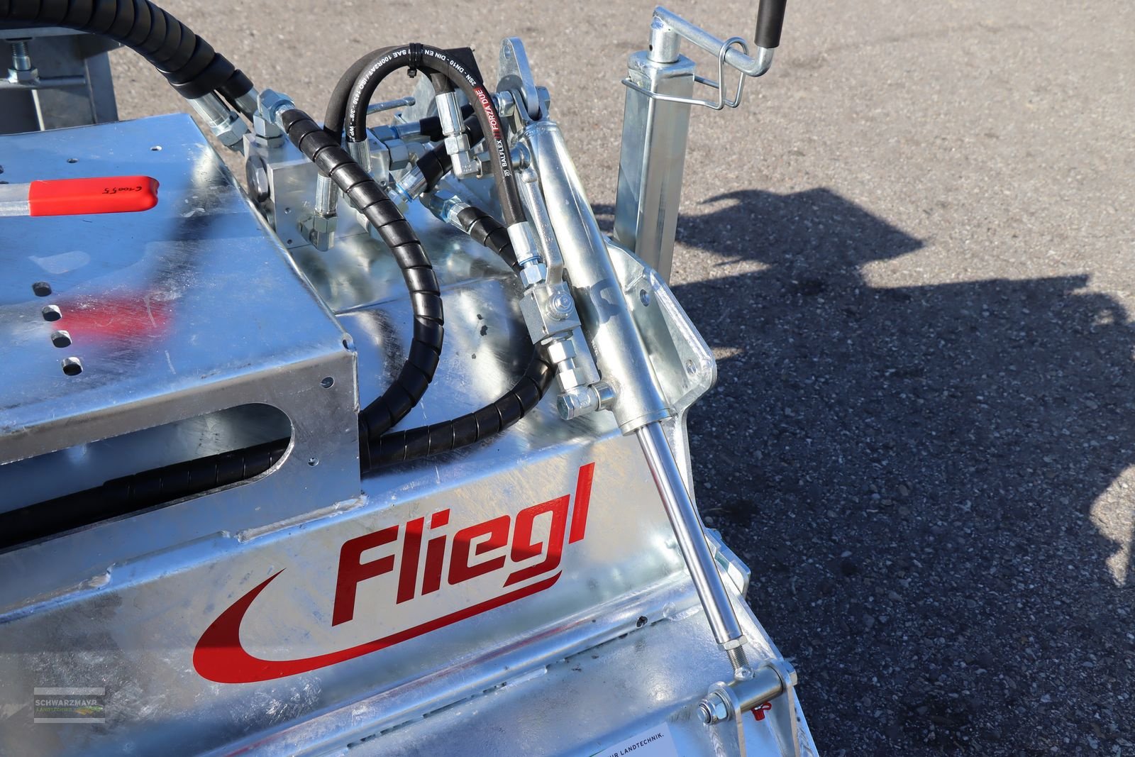 Hochdruckreiniger типа Sonstige Fliegl AgroCenter Kehrmaschine 1550, Vorführmaschine в Aurolzmünster (Фотография 16)