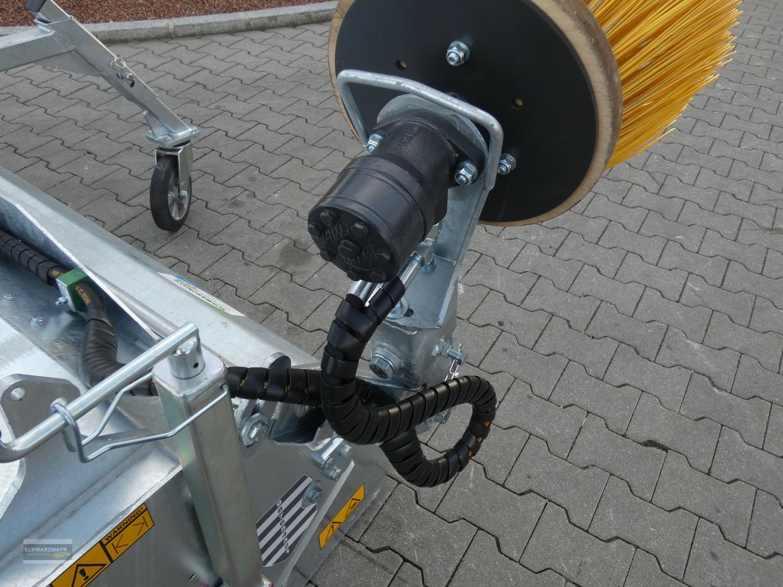 Hochdruckreiniger des Typs Sonstige Fliegl AgroCenter Kehrmaschine 2300, Neumaschine in Aurolzmünster (Bild 9)