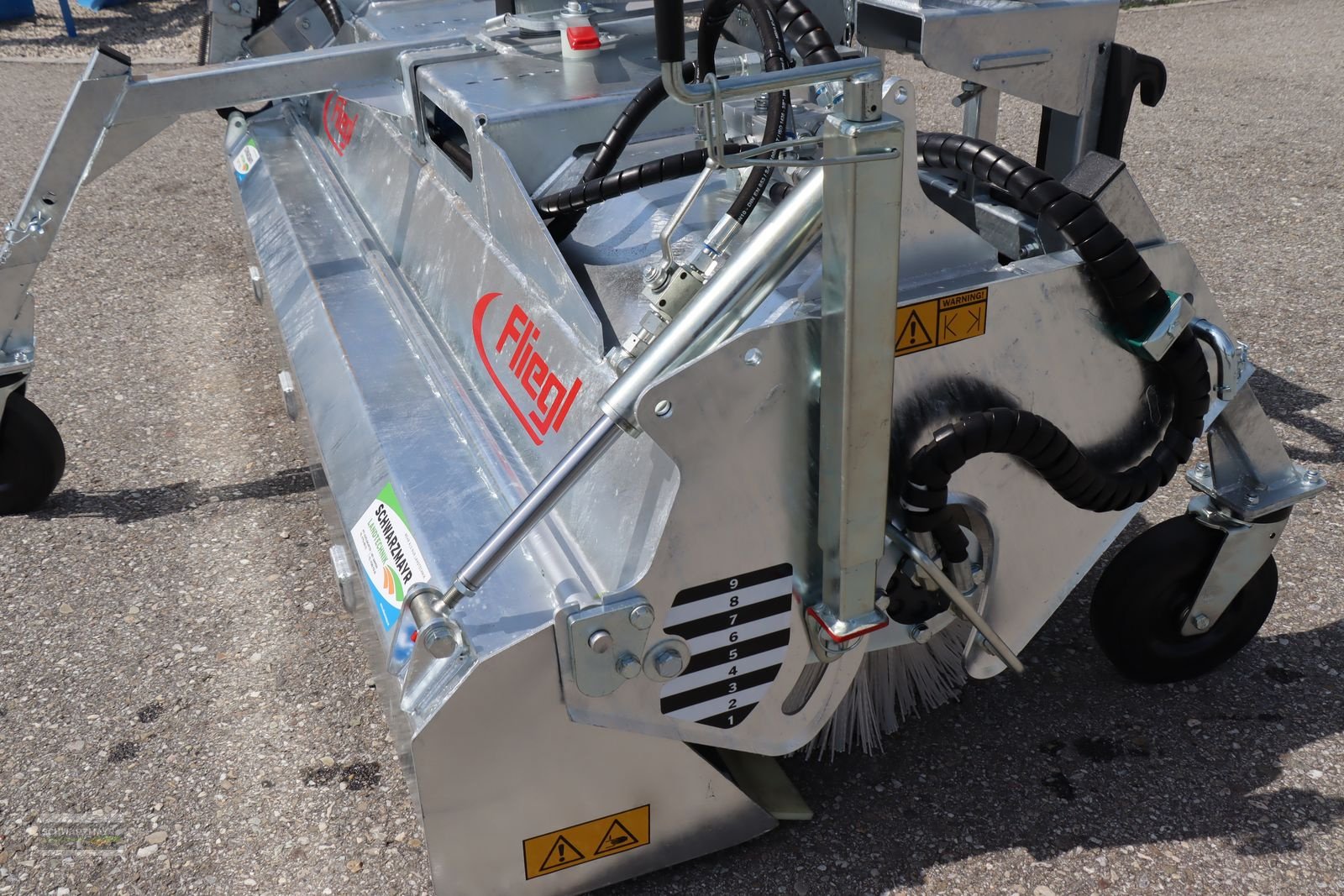 Hochdruckreiniger des Typs Sonstige Fliegl AgroCenter Kehrmaschine 2300, Neumaschine in Gampern (Bild 12)