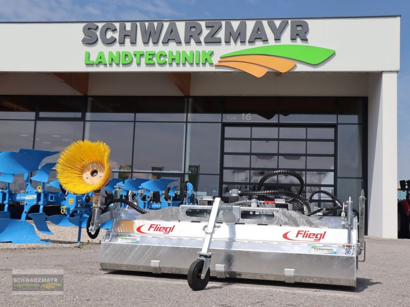 Hochdruckreiniger des Typs Sonstige Fliegl AgroCenter Kehrmaschine 2300, Neumaschine in Gampern (Bild 1)