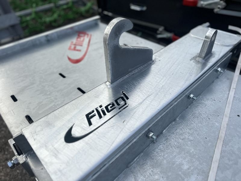 Hochdruckreiniger a típus Sonstige Fliegl Luchs Kehrbesen 2.500 mm breit, Neumaschine ekkor: St. Marienkirchen (Kép 7)