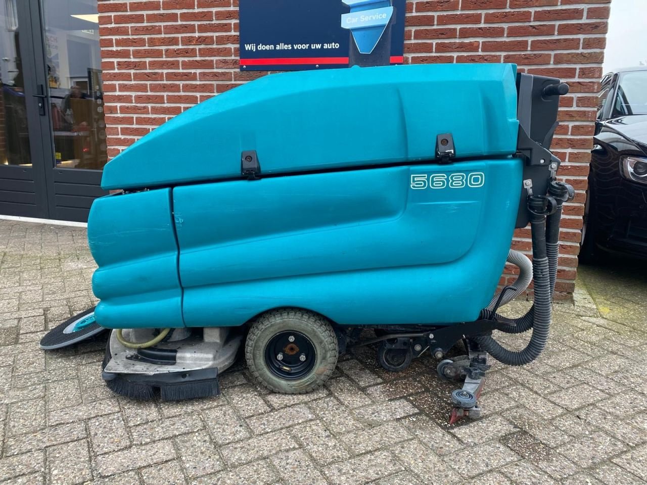 Hochdruckreiniger Türe ait Tennant 5680 Schrobzuigmachine, Gebrauchtmaschine içinde Harderwijk (resim 2)