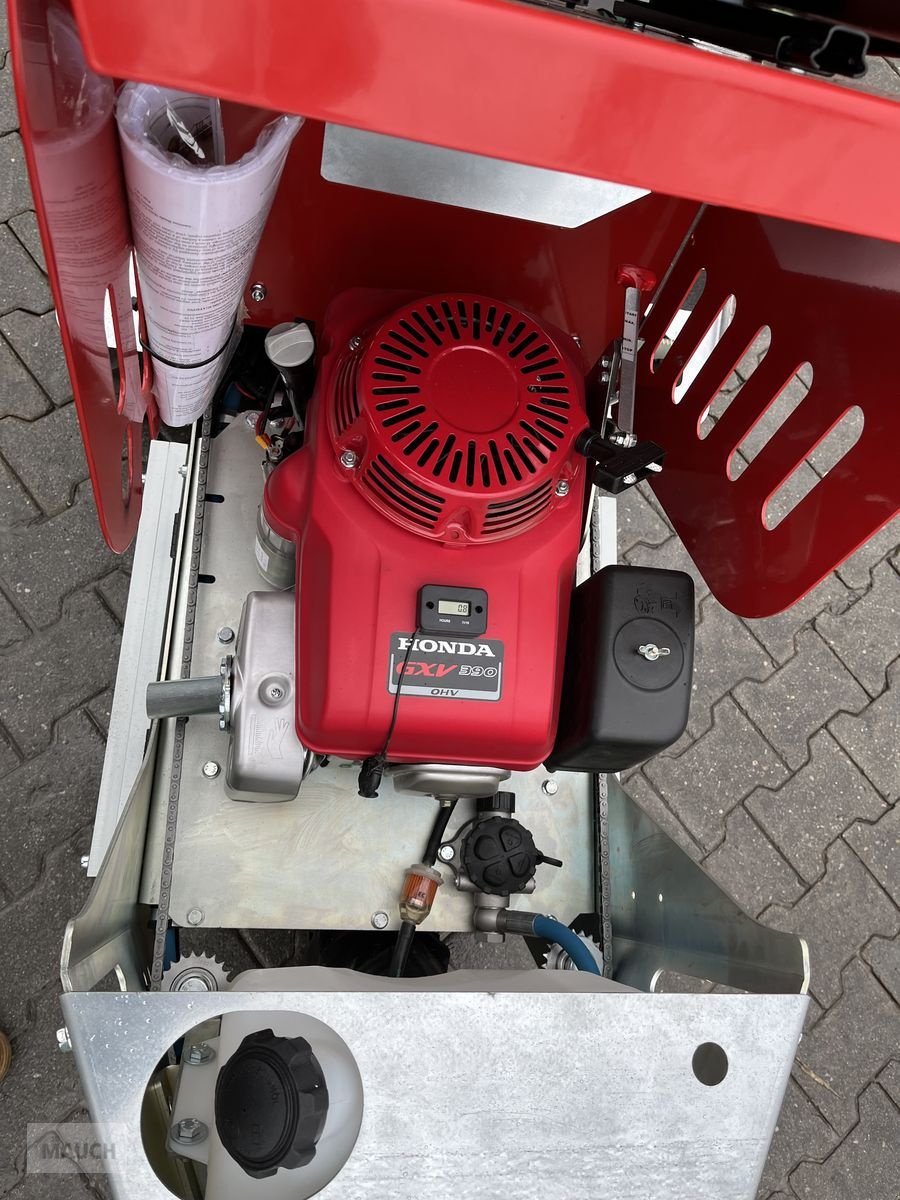 Hochdruckreiniger des Typs Westermann CM2 Pro GXV 390 Honda mit Radialbesen, Neumaschine in Burgkirchen (Bild 16)