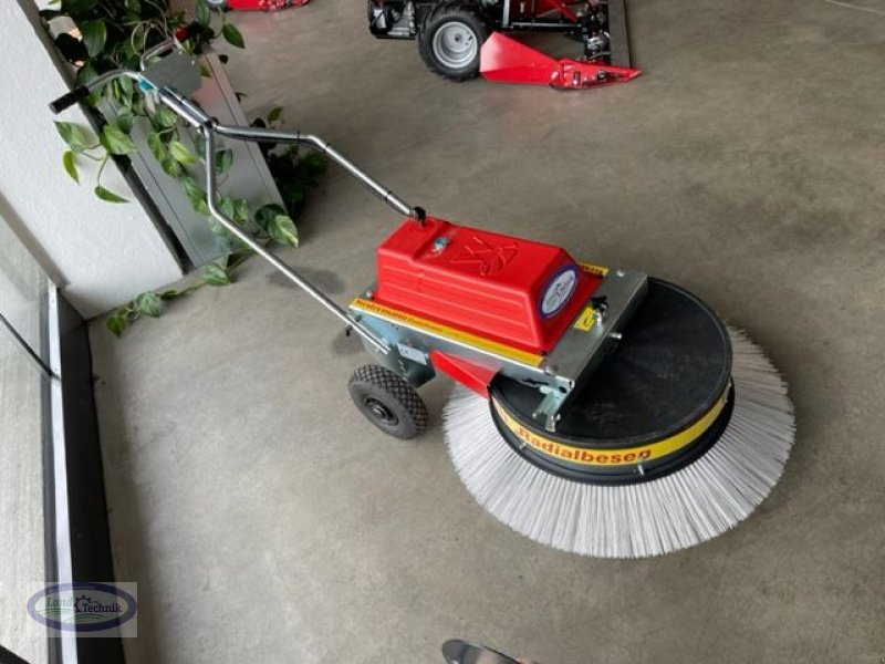 Hochdruckreiniger of the type Westermann Radialbesen 870 Akku Pro, Neumaschine in Münzkirchen (Picture 3)