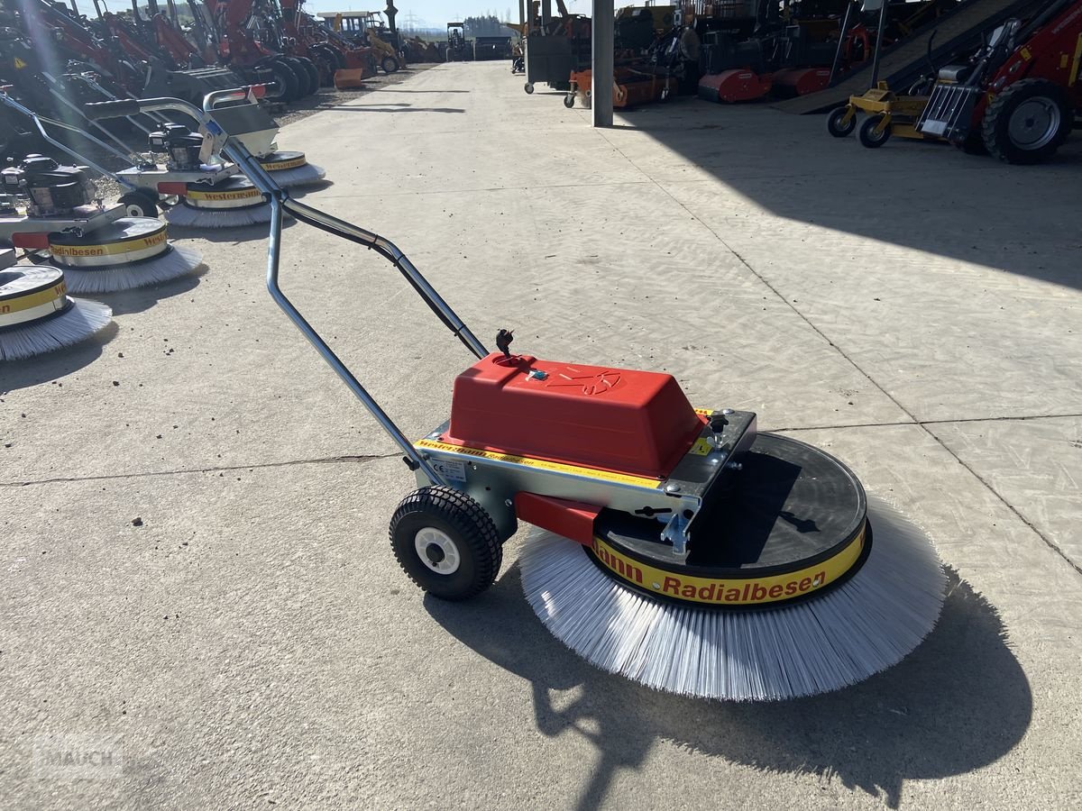 Hochdruckreiniger of the type Westermann Radialbesen WR 870 Akku NEU, Neumaschine in Burgkirchen (Picture 10)