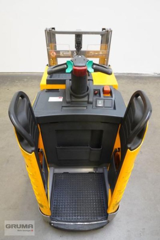 Hochhubwagen Türe ait Jungheinrich ERD220, Gebrauchtmaschine içinde Friedberg-Derching (resim 3)