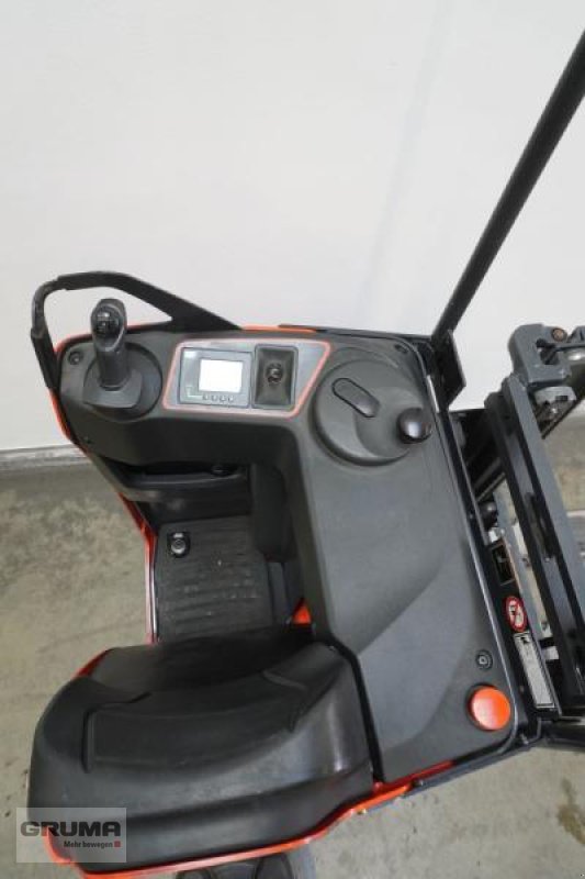 Hochhubwagen des Typs Linde D 12 S 1164, Gebrauchtmaschine in Friedberg-Derching (Bild 3)