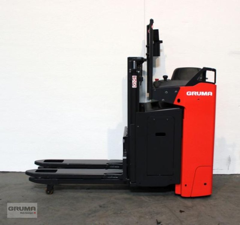 Hochhubwagen des Typs Linde D 12 S 1164, Gebrauchtmaschine in Friedberg-Derching (Bild 3)