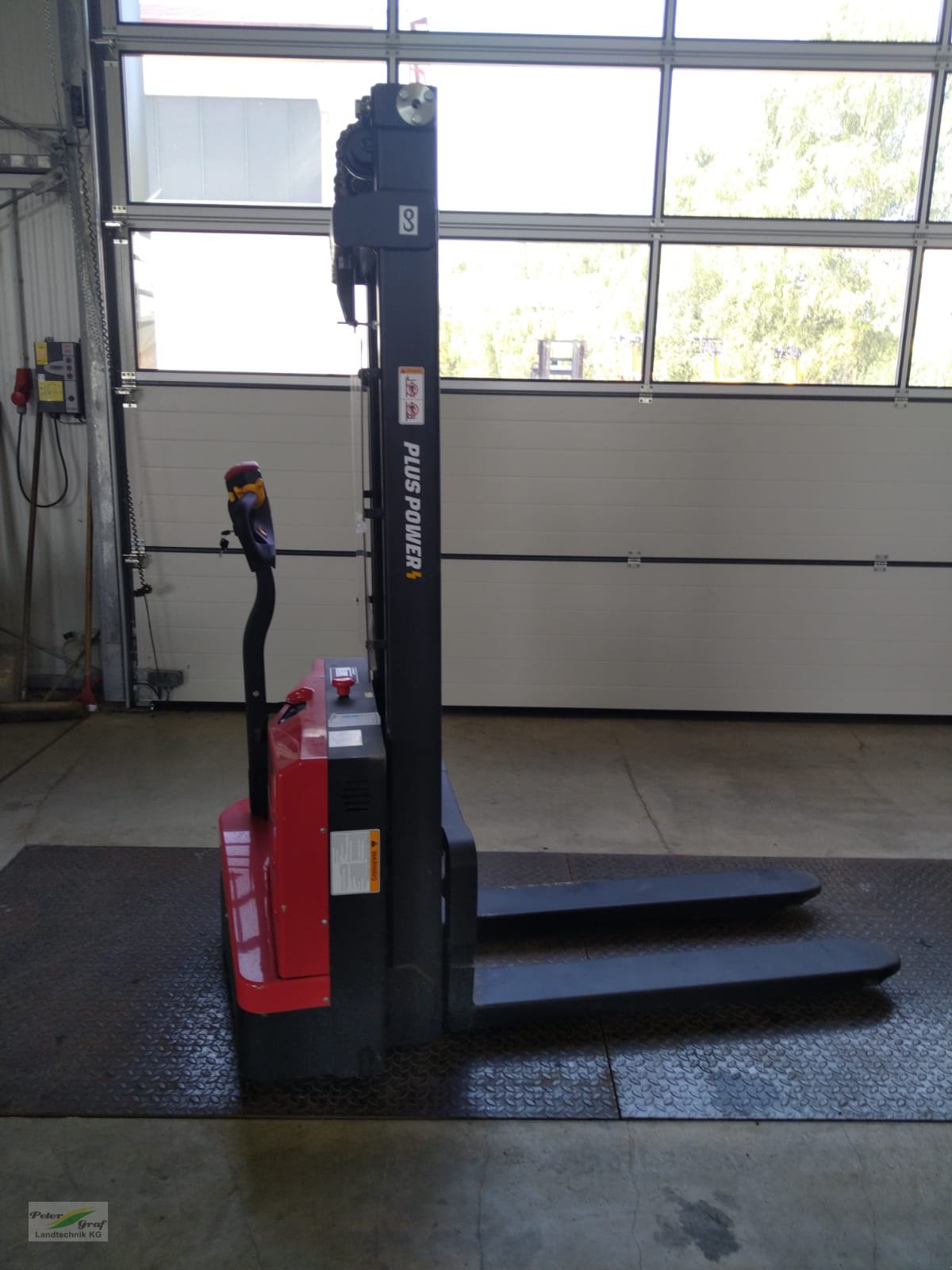 Hochhubwagen des Typs Plus Power Akku Hochhubwagen ES15-ES, Neumaschine in Pegnitz-Bronn (Bild 2)