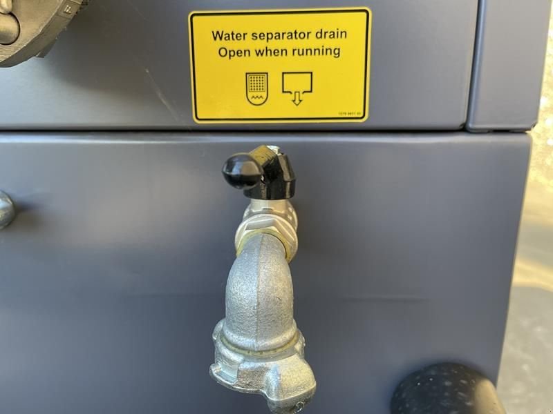 Hof-Kompressor of the type Atlas Copco X 28 STAGE V, Gebrauchtmaschine in Waregem (Picture 7)