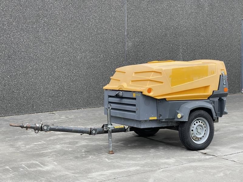 Hof-Kompressor du type Atlas Copco XAS 37 KD, Gebrauchtmaschine en Waregem (Photo 1)