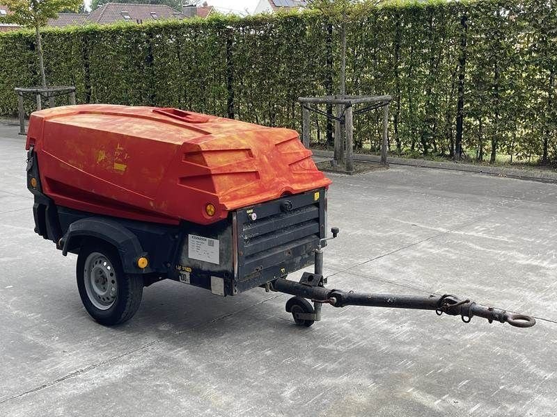 Hof-Kompressor of the type Atlas Copco XAS 57 DD, Gebrauchtmaschine in Waregem (Picture 5)