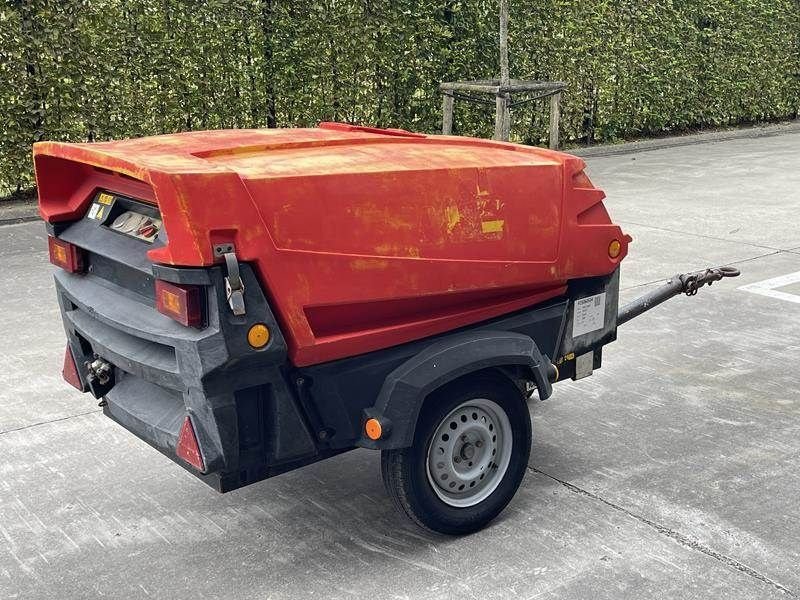 Hof-Kompressor of the type Atlas Copco XAS 57 DD, Gebrauchtmaschine in Waregem (Picture 7)