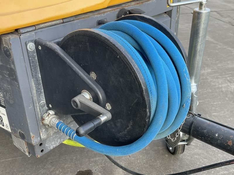 Hof-Kompressor des Typs Atlas Copco XAS 97 DD, Gebrauchtmaschine in Waregem (Bild 7)