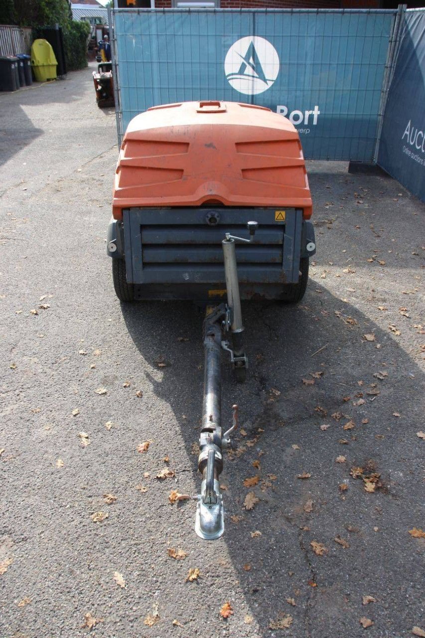 Hof-Kompressor del tipo Atlas Copco XAS57DD, Gebrauchtmaschine en Antwerpen (Imagen 4)