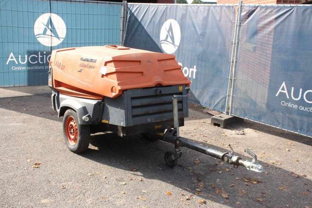 Hof-Kompressor del tipo Atlas Copco XAS57DD, Gebrauchtmaschine en Antwerpen (Imagen 3)