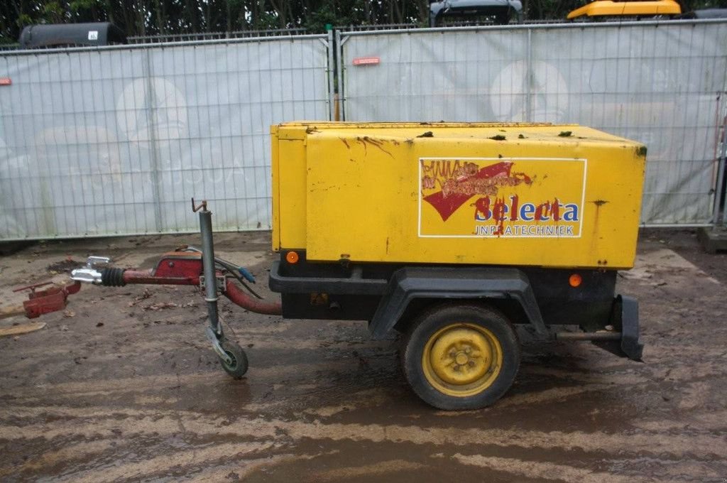 Hof-Kompressor tipa Atlas Copco XAS65, Gebrauchtmaschine u Antwerpen (Slika 2)