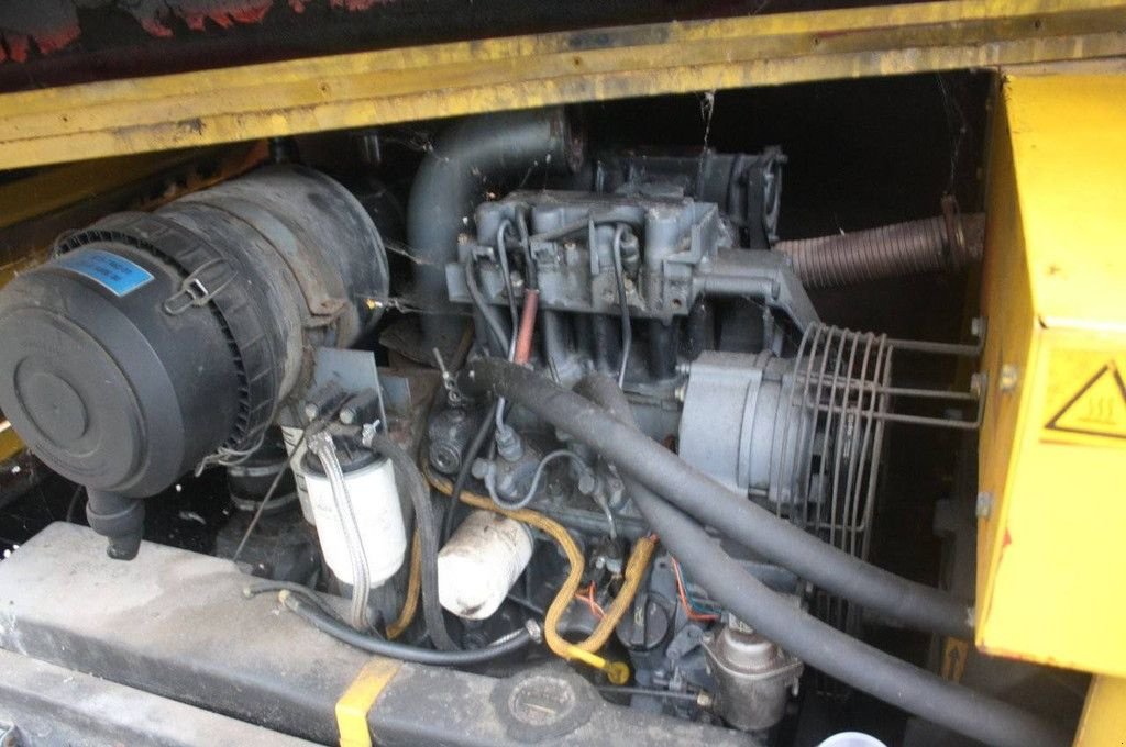 Hof-Kompressor tipa Atlas Copco XAS65, Gebrauchtmaschine u Antwerpen (Slika 8)