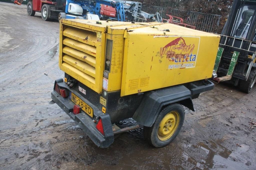 Hof-Kompressor tipa Atlas Copco XAS65, Gebrauchtmaschine u Antwerpen (Slika 4)