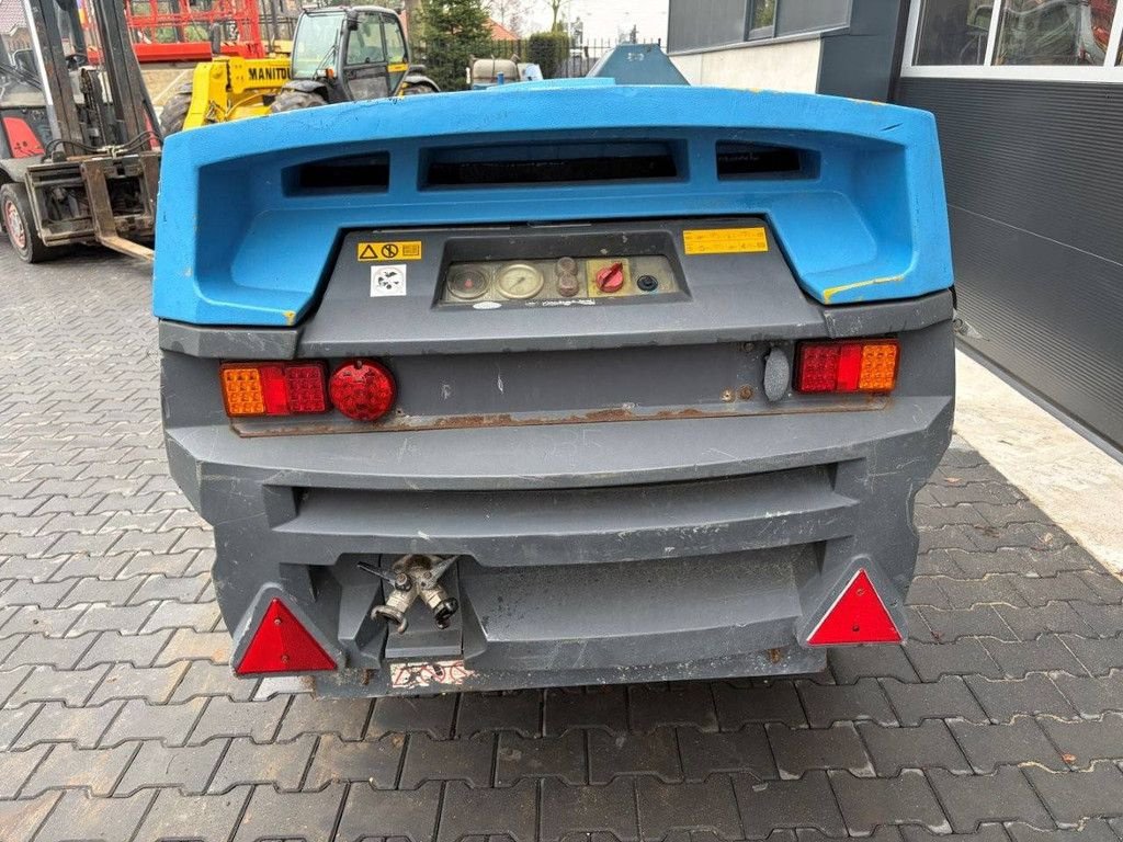 Hof-Kompressor от тип Atlas Copco XAS67DD, Gebrauchtmaschine в Antwerpen (Снимка 5)