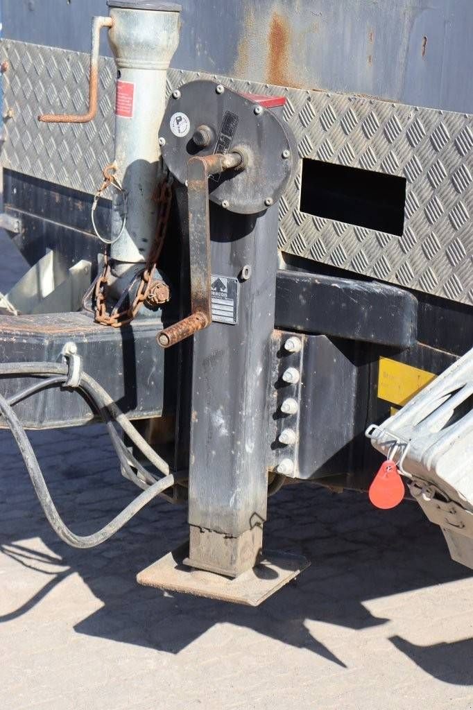 Hof-Kompressor типа Atlas Copco XRXS566CD EC BOX, Gebrauchtmaschine в Antwerpen (Фотография 11)