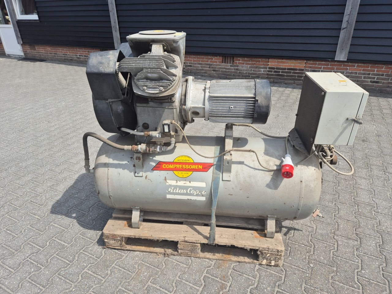 Hof-Kompressor of the type Atlas Copco Zuiger, Gebrauchtmaschine in Weiteveen (Picture 1)