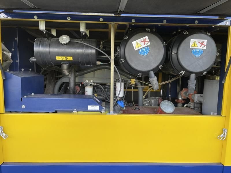 Hof-Kompressor of the type Compair C 200 TS - 24, Gebrauchtmaschine in Waregem (Picture 10)