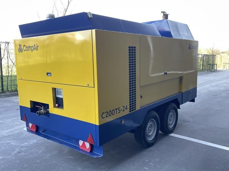 Hof-Kompressor of the type Compair C 200 TS - 24, Gebrauchtmaschine in Waregem (Picture 5)