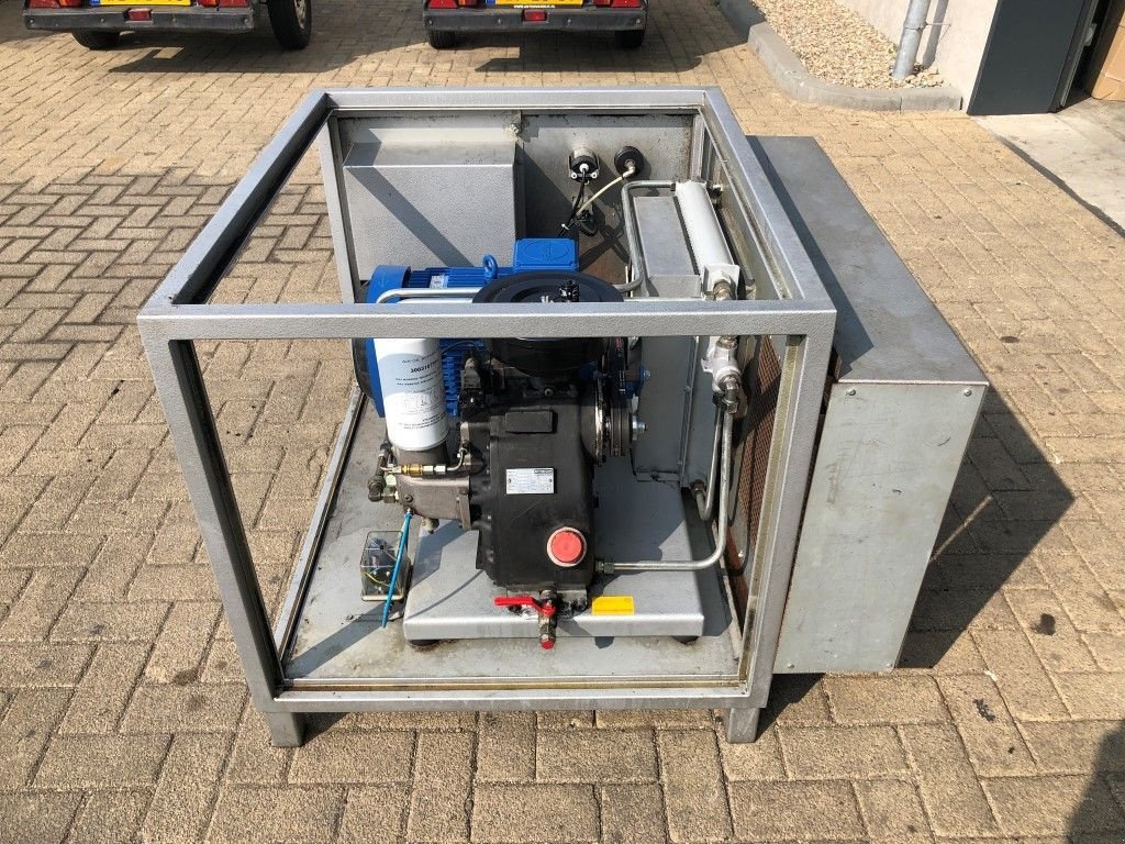 Hof-Kompressor des Typs Creemers RCN 15-61 15 kW 1660 Liter/min 15 bar schroefcompressor, Gebrauchtmaschine in VEEN (Bild 7)