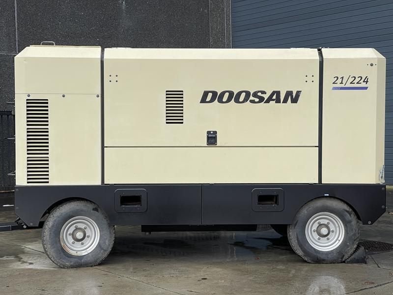Hof-Kompressor del tipo Doosan 21 / 224 - N, Gebrauchtmaschine In Waregem (Immagine 3)