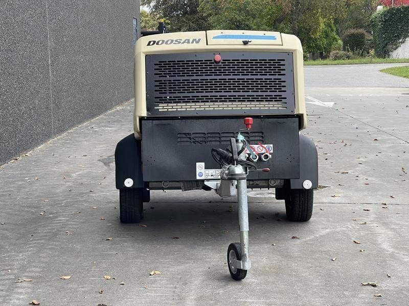 Hof-Kompressor del tipo Doosan 7 / 25 - G - N, Gebrauchtmaschine In Waregem (Immagine 2)