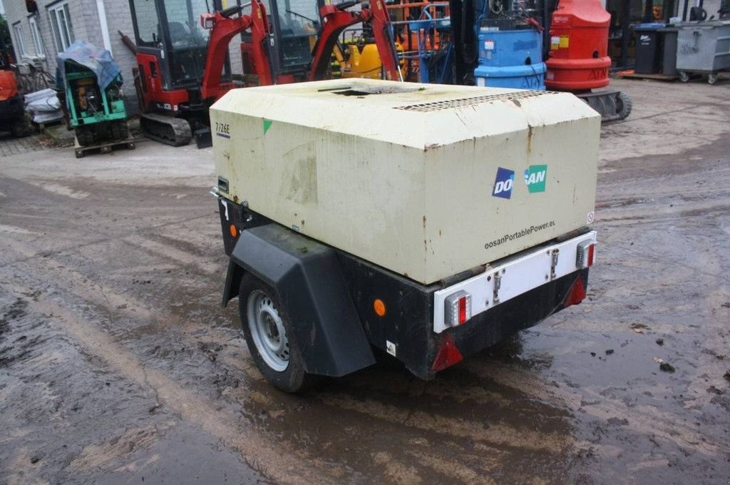 Hof-Kompressor tipa Doosan 7-26E, Gebrauchtmaschine u Antwerpen (Slika 3)