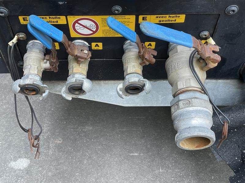 Hof-Kompressor of the type Kaeser M 115 - N, Gebrauchtmaschine in Waregem (Picture 5)