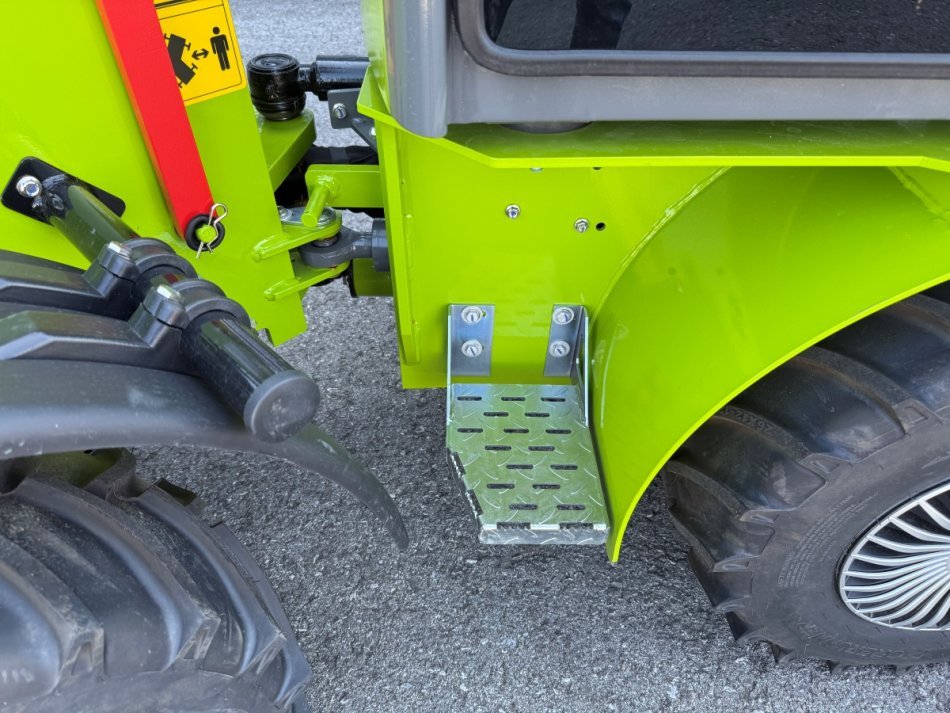 Hoflader des Typs AGROX OX1060, Neumaschine in Arbing (Bild 12)