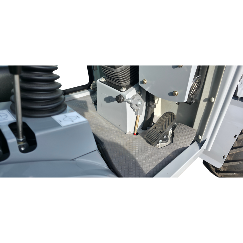 Hoflader des Typs AGROX OX1090 mit Kabine, Neumaschine in Arbing (Bild 11)