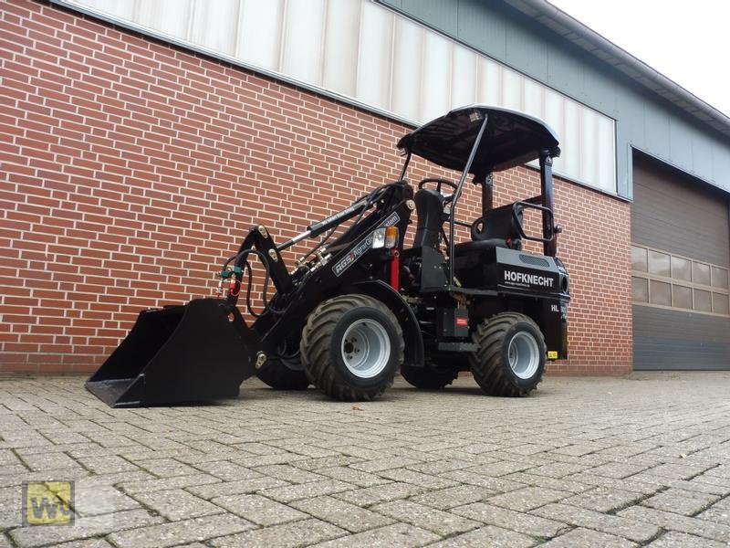 Hoflader des Typs Ags Hofknecht HL 800 ( Hoflader ) mit Perkins Motor, Neumaschine in Metelen (Bild 10)