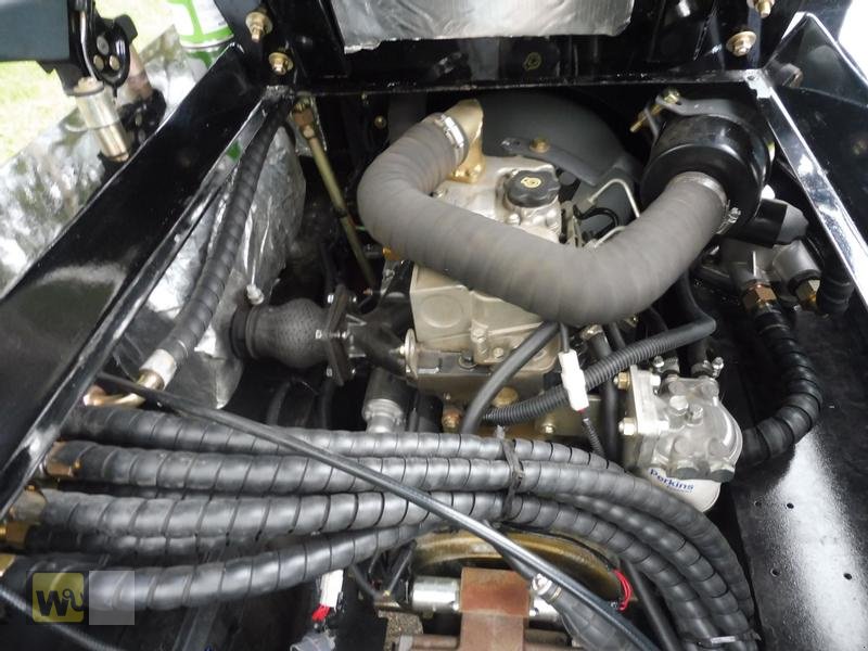 Hoflader des Typs Ags Hofknecht HL 800 ( Hoflader ) mit Perkins Motor, Neumaschine in Metelen (Bild 18)