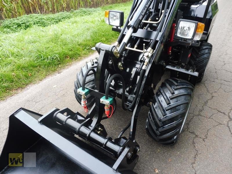 Hoflader des Typs Ags Hofknecht HL 800 ( Hoflader ) mit Perkins Motor, Neumaschine in Metelen (Bild 15)