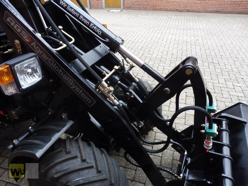 Hoflader des Typs Ags Hofknecht HL 800 ( Hoflader ) mit Perkins Motor, Neumaschine in Metelen (Bild 21)