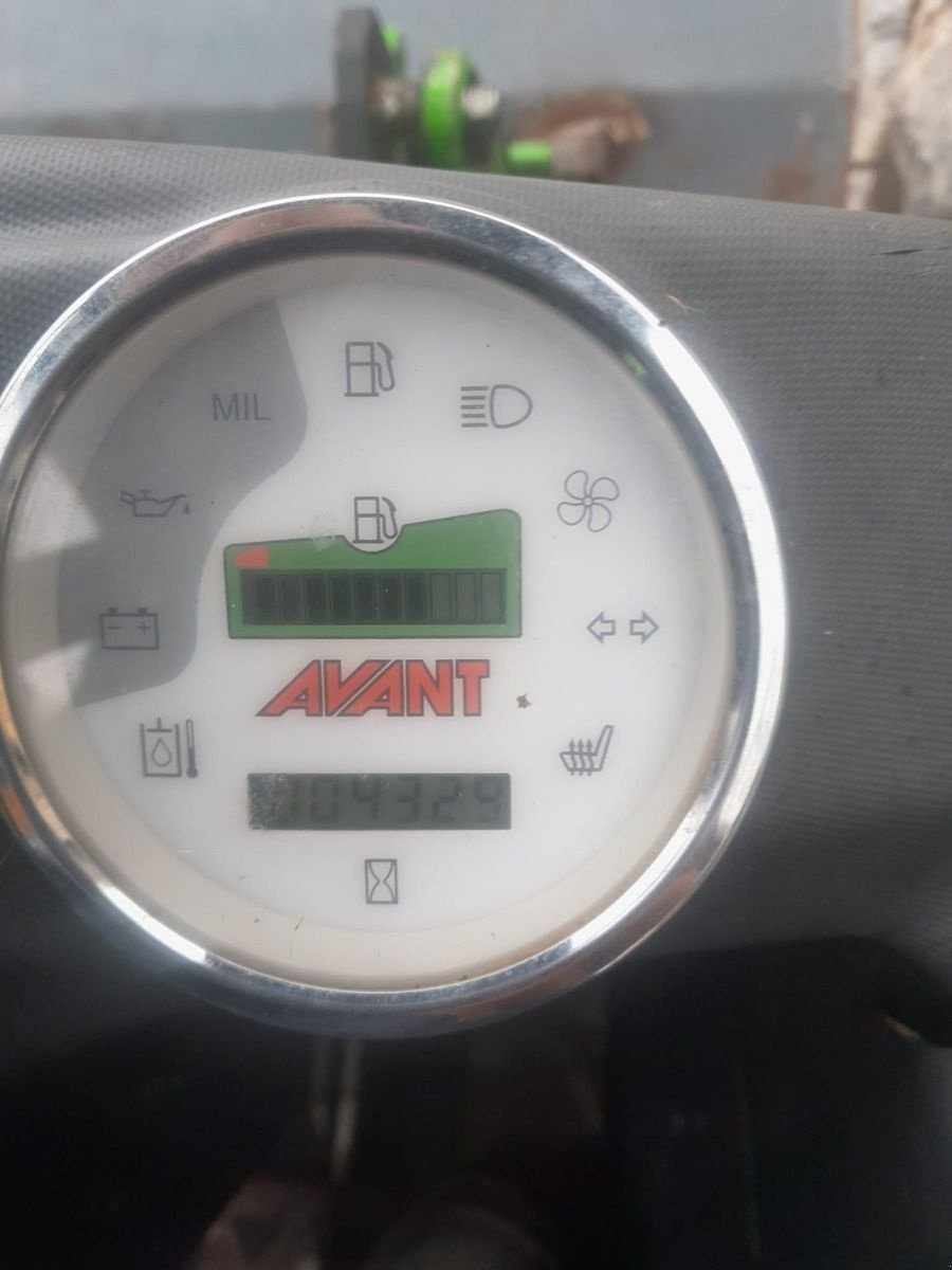 Hoflader des Typs Avant 220 K, Gebrauchtmaschine in Hopfgarten (Bild 3)