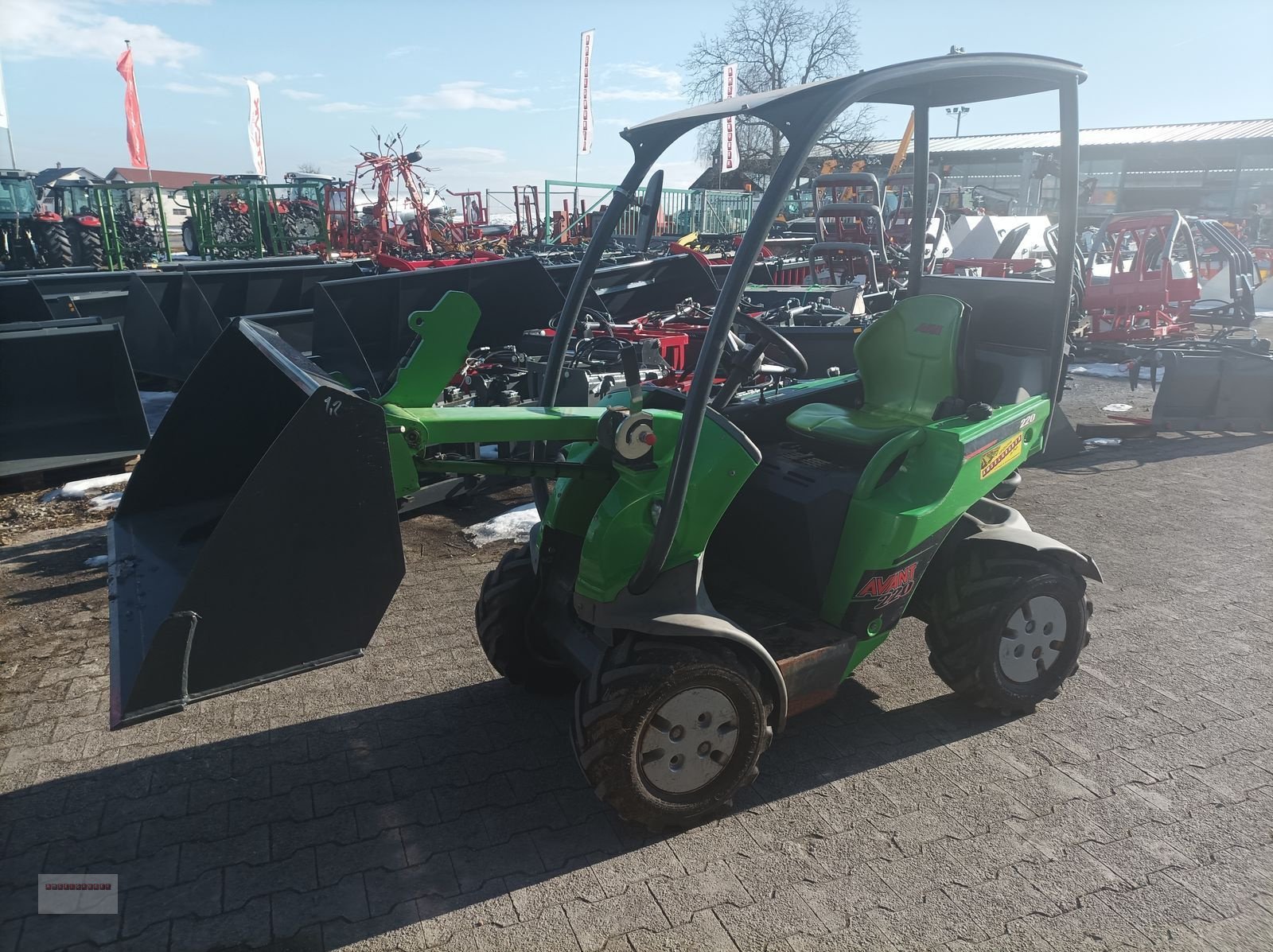 Hoflader typu Avant 220 Multifunktionslader, Gebrauchtmaschine v Tarsdorf (Obrázok 18)