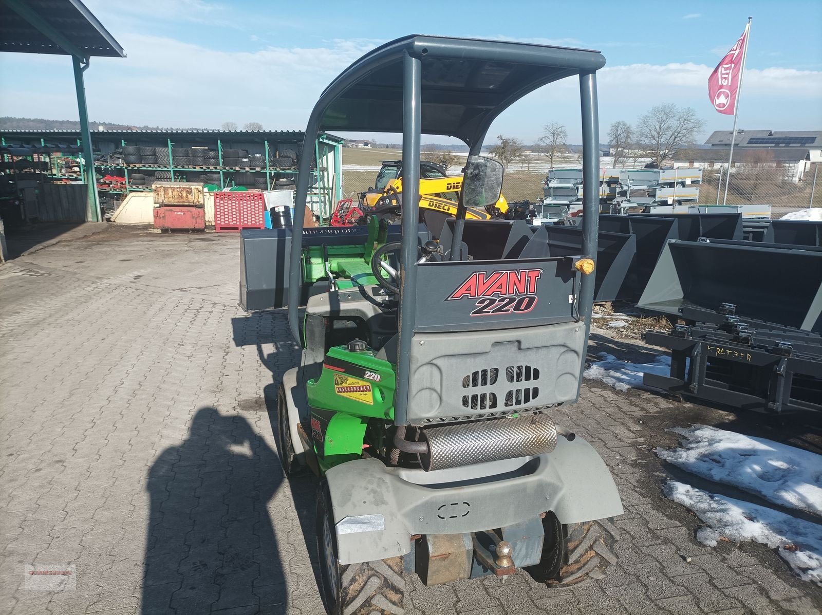 Hoflader typu Avant 220 Multifunktionslader, Gebrauchtmaschine v Tarsdorf (Obrázok 24)